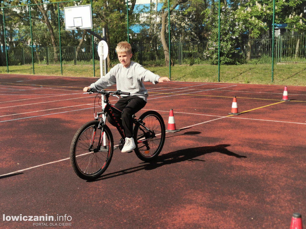 Egzamin na kartę rowerową w SP 1 w Łowiczu