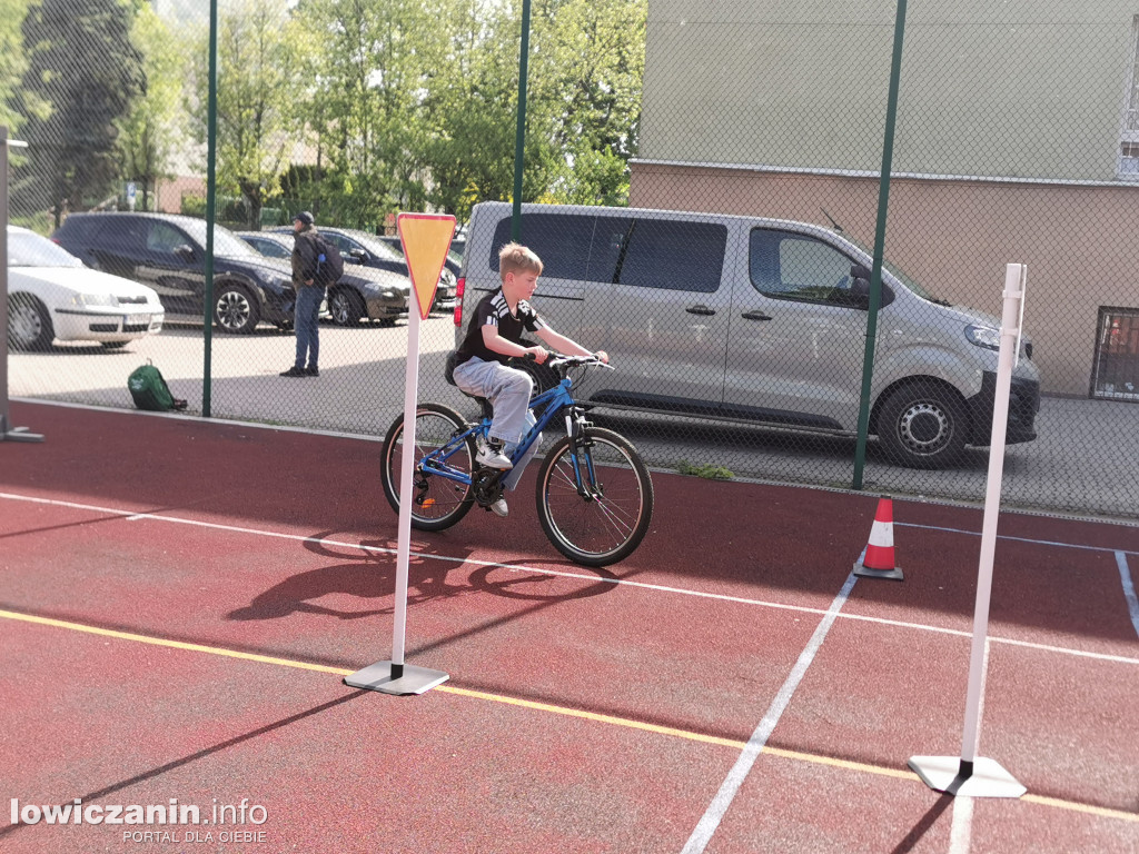 Egzamin na kartę rowerową w SP 1 w Łowiczu