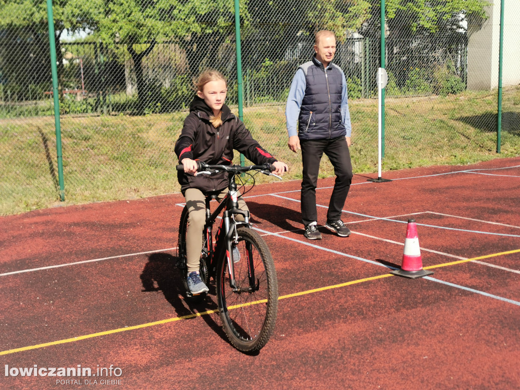Egzamin na kartę rowerową w SP 1 w Łowiczu