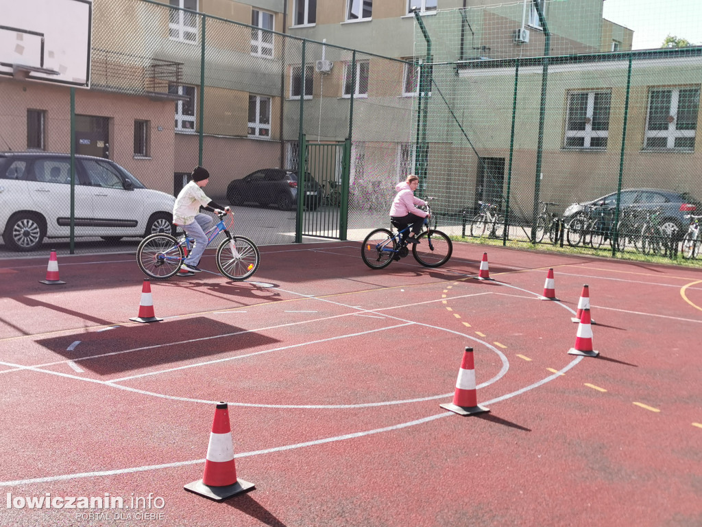 Egzamin na kartę rowerową w SP 1 w Łowiczu