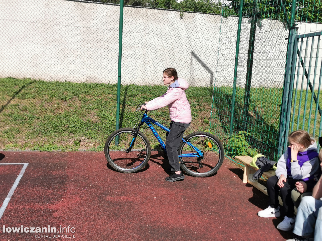 Egzamin na kartę rowerową w SP 1 w Łowiczu