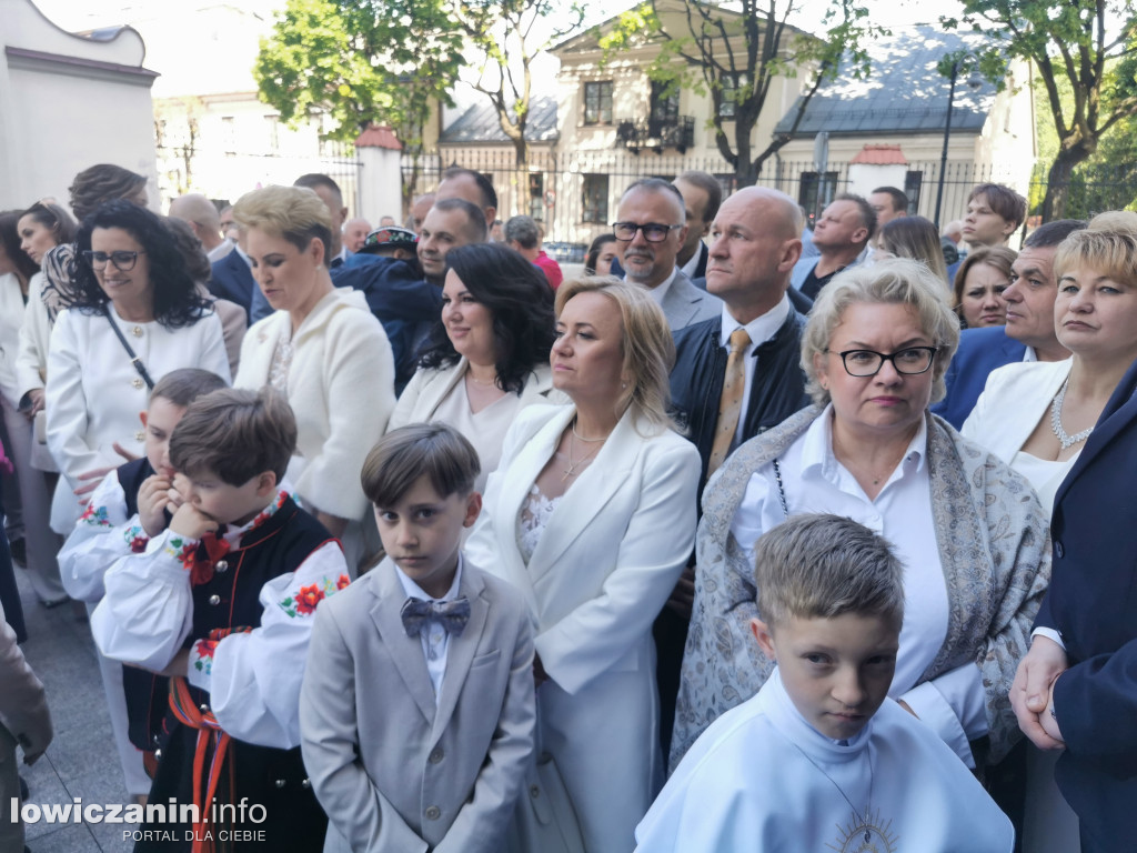 Pierwsza Komunia św. w katedrze w Łowiczu [FOTO]
