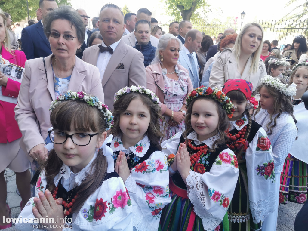 Pierwsza Komunia św. w katedrze w Łowiczu [FOTO]
