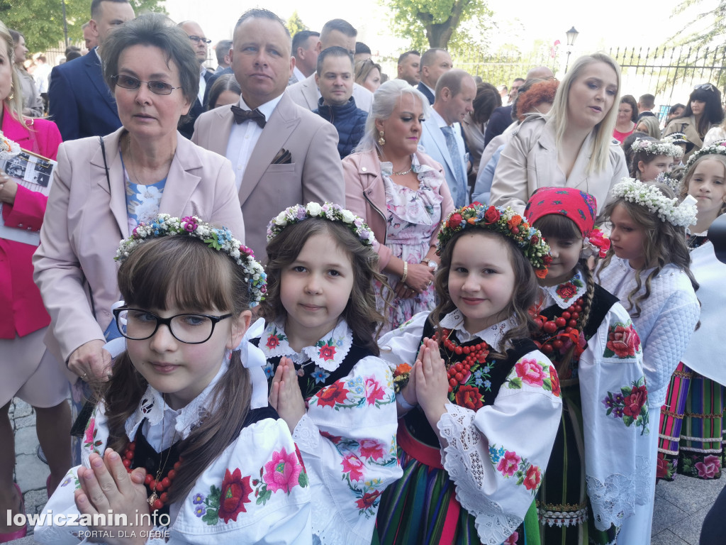 Pierwsza Komunia św. w katedrze w Łowiczu [FOTO]
