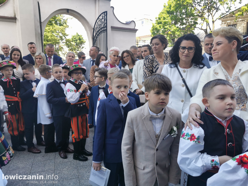 Pierwsza Komunia św. w katedrze w Łowiczu [FOTO]