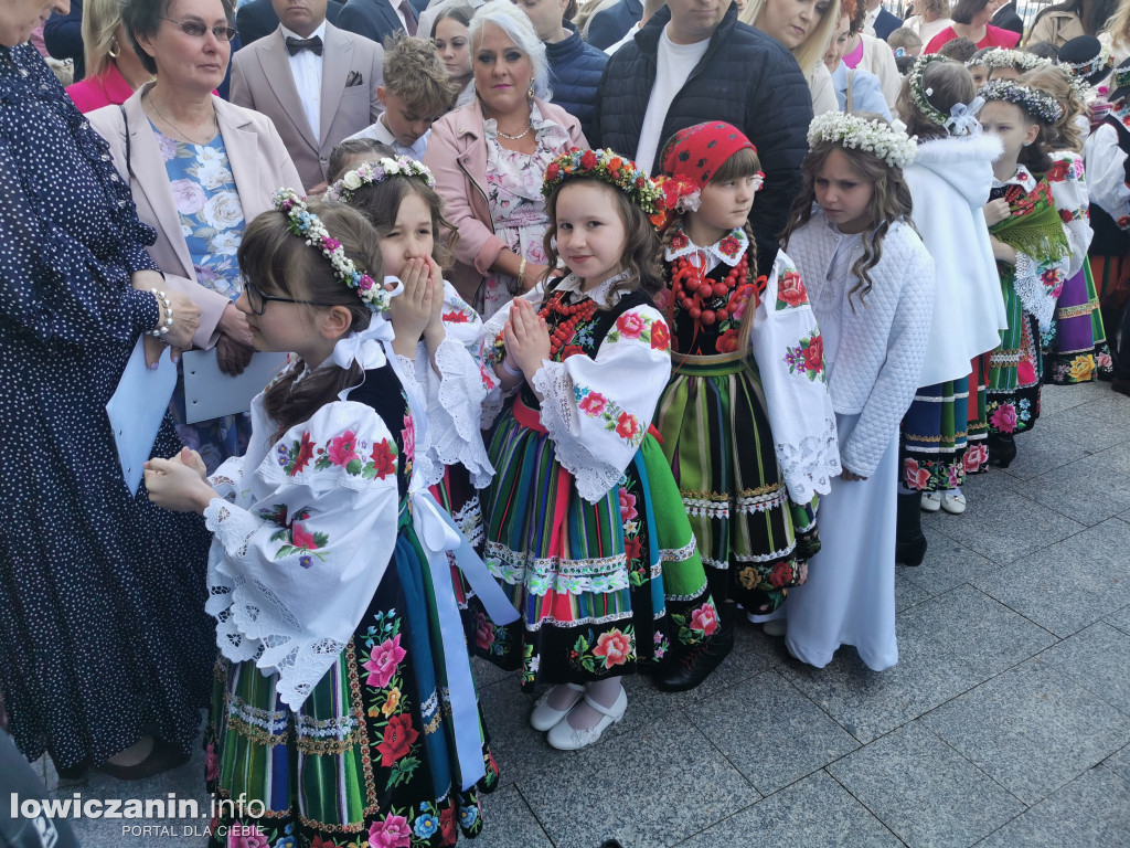 Pierwsza Komunia św. w katedrze w Łowiczu [FOTO]