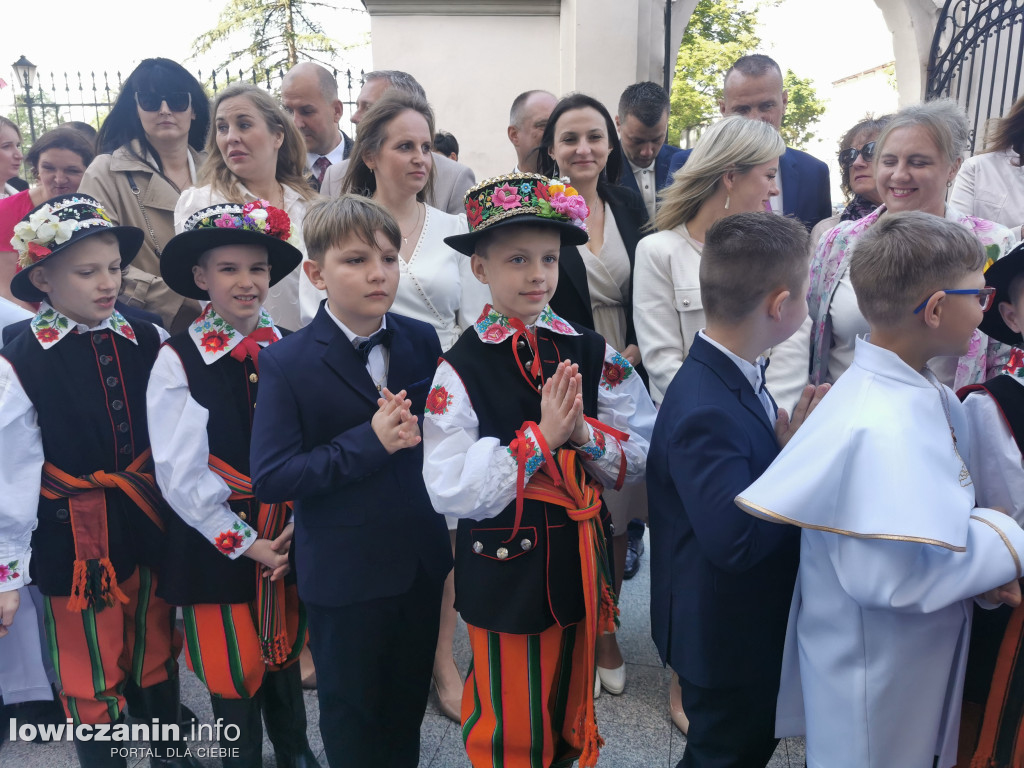 Pierwsza Komunia św. w katedrze w Łowiczu [FOTO]