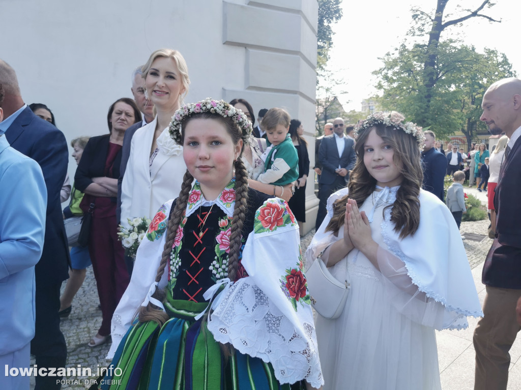 Pierwsza Komunia św. w katedrze w Łowiczu [FOTO]