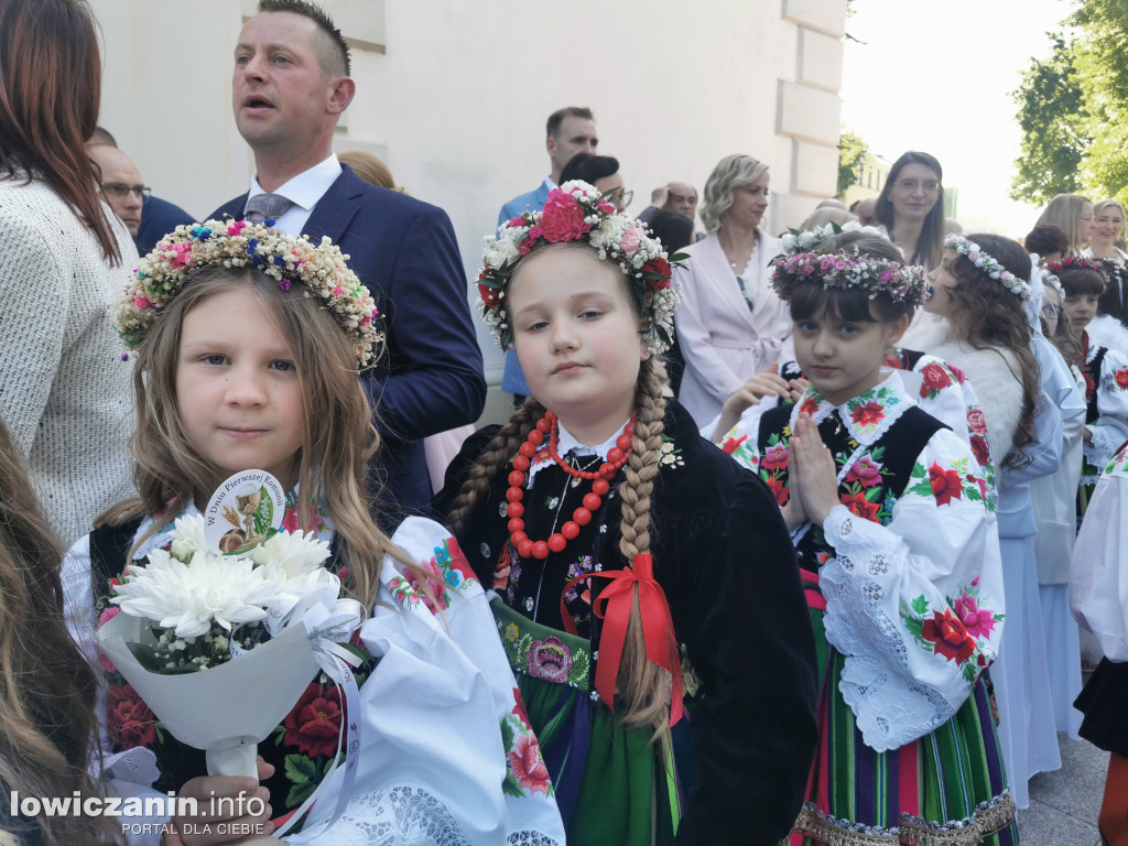 Pierwsza Komunia św. w katedrze w Łowiczu [FOTO]