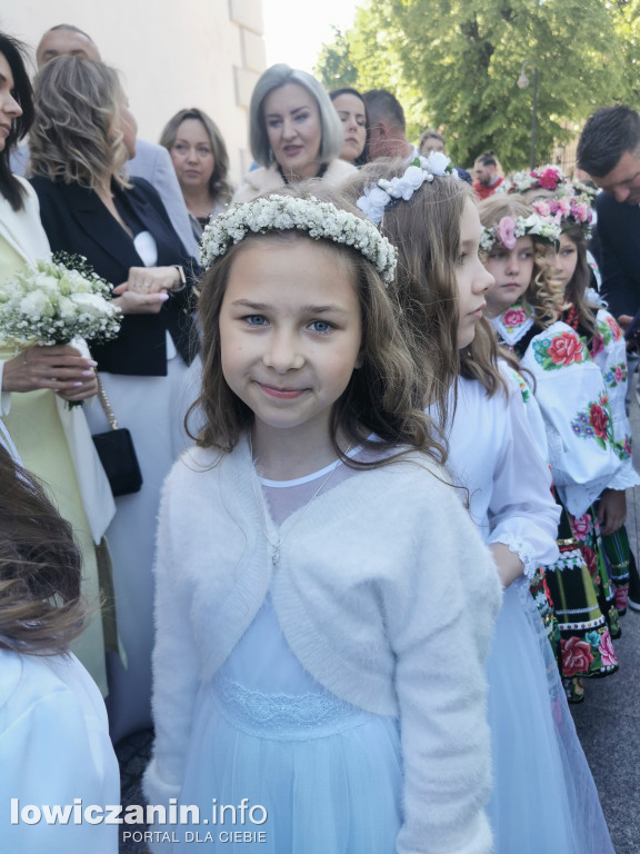 Pierwsza Komunia św. w katedrze w Łowiczu [FOTO]