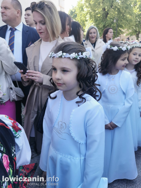 Pierwsza Komunia św. w katedrze w Łowiczu [FOTO]