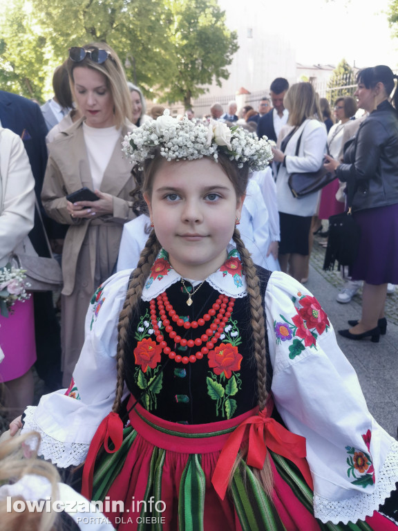 Pierwsza Komunia św. w katedrze w Łowiczu [FOTO]