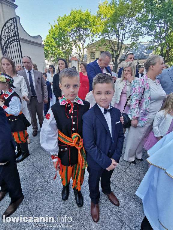 Pierwsza Komunia św. w katedrze w Łowiczu [FOTO]