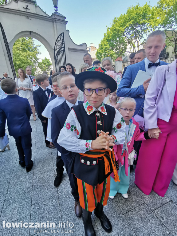 Pierwsza Komunia św. w katedrze w Łowiczu [FOTO]