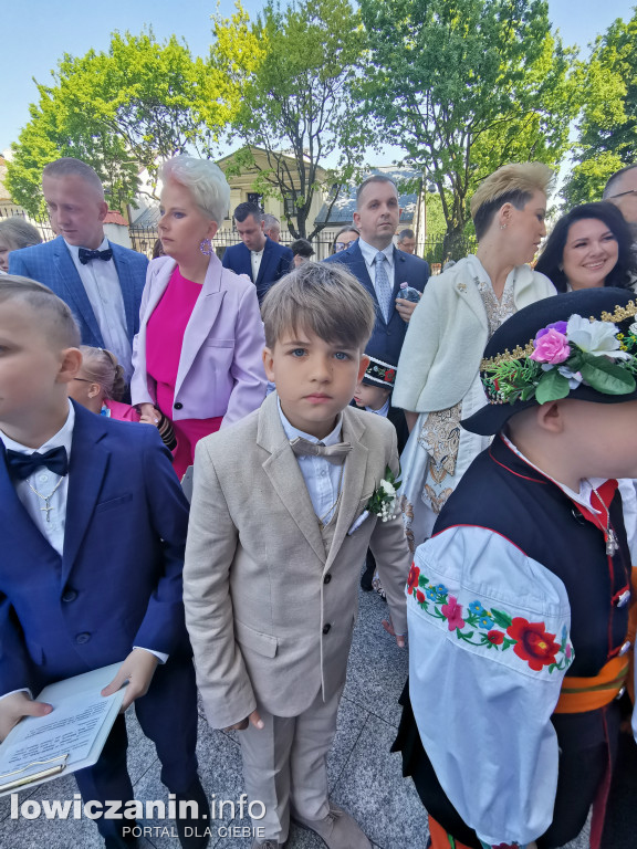 Pierwsza Komunia św. w katedrze w Łowiczu [FOTO]