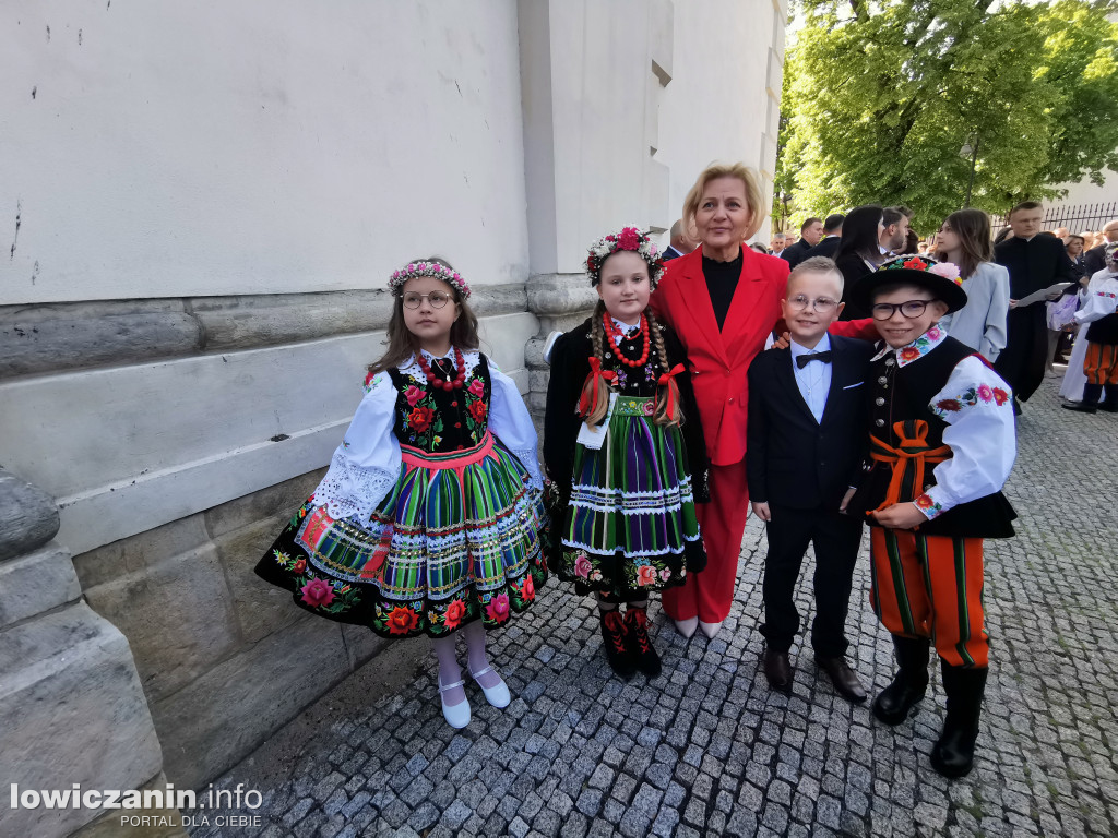 Pierwsza Komunia św. w katedrze w Łowiczu [FOTO]
