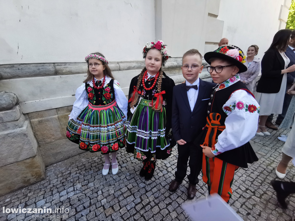 Pierwsza Komunia św. w katedrze w Łowiczu [FOTO]