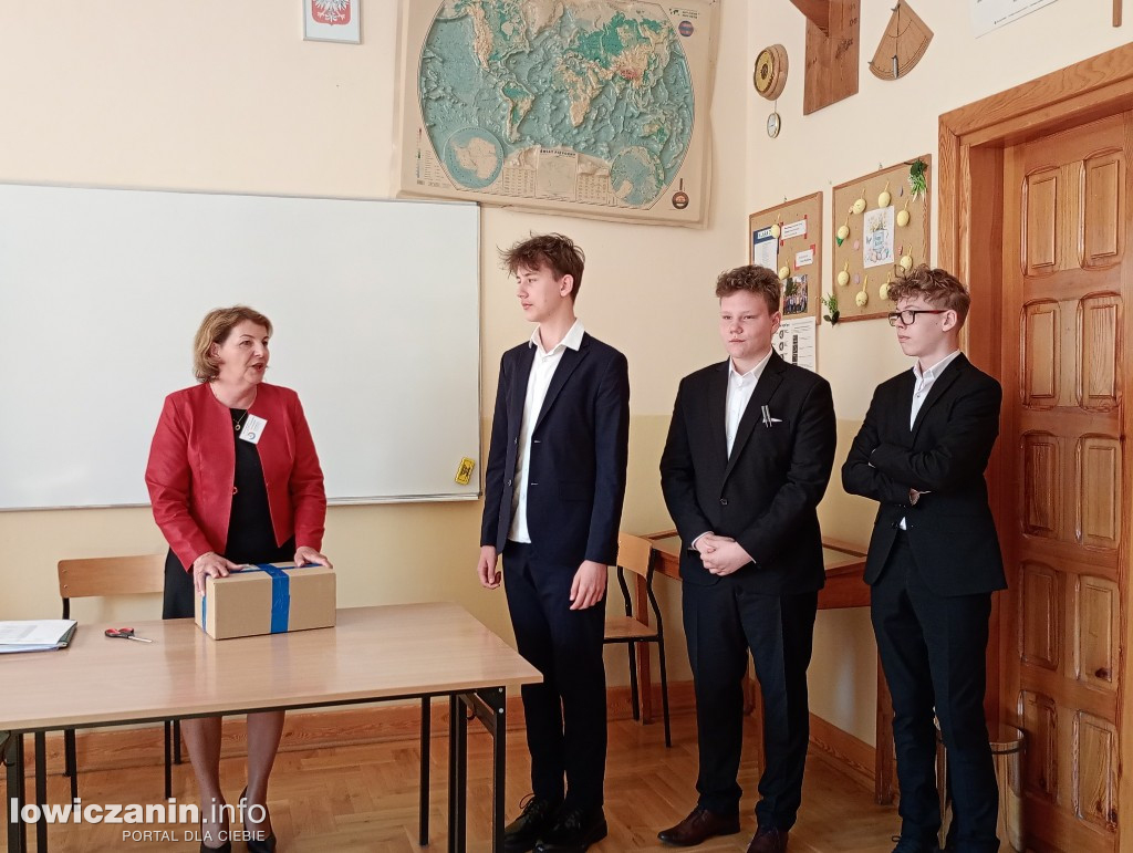 Egzamin 8 klas w SP nr 2 w Łowiczu