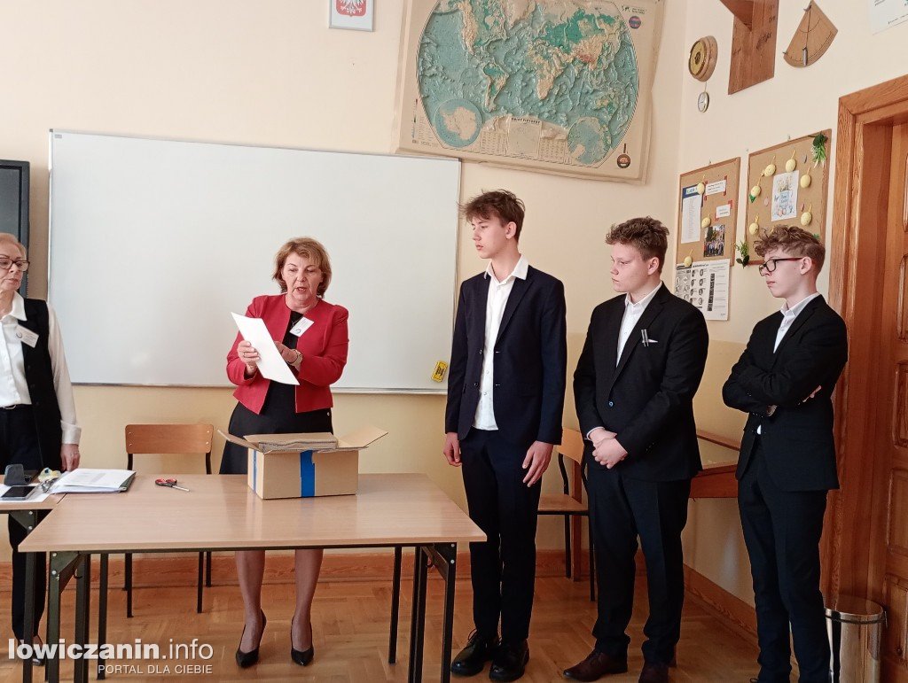 Egzamin 8 klas w SP nr 2 w Łowiczu