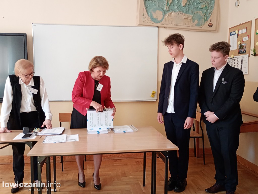 Egzamin 8 klas w SP nr 2 w Łowiczu