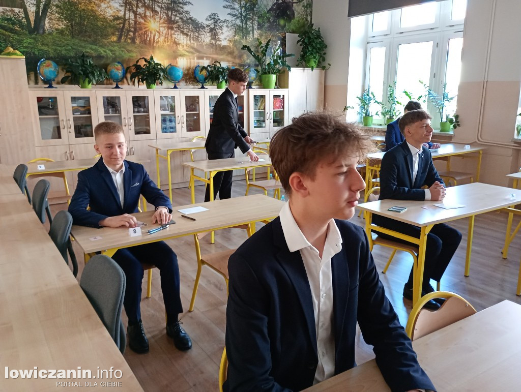 Egzamin 8 klas w SP nr 2 w Łowiczu