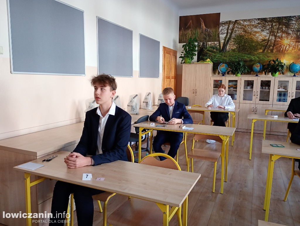 Egzamin 8 klas w SP nr 2 w Łowiczu