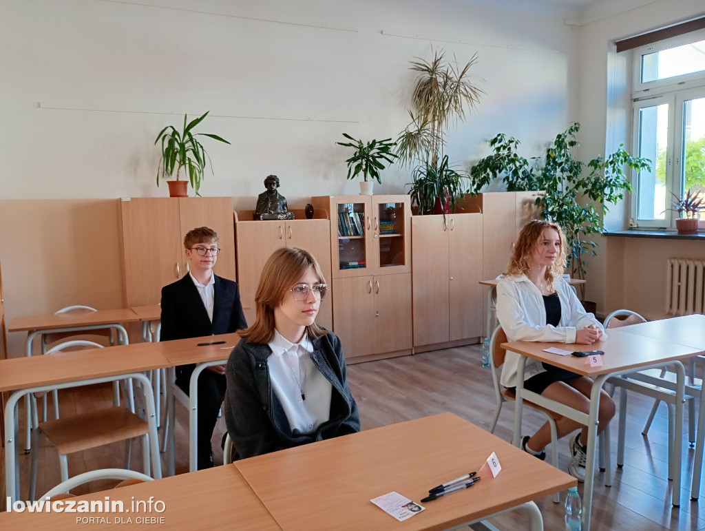 Egzamin 8 klas w SP nr 2 w Łowiczu