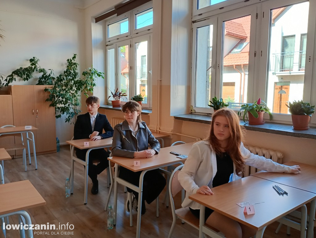 Egzamin 8 klas w SP nr 2 w Łowiczu