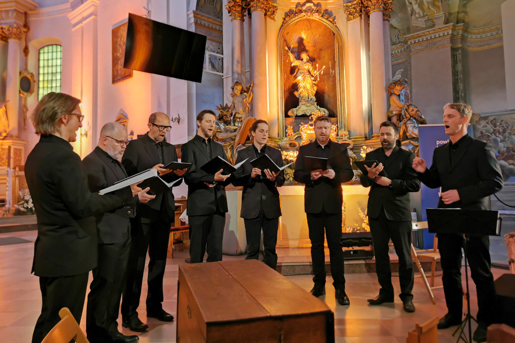 Koncert zespołu Jerycho w kościele pijarów w Łowiczu