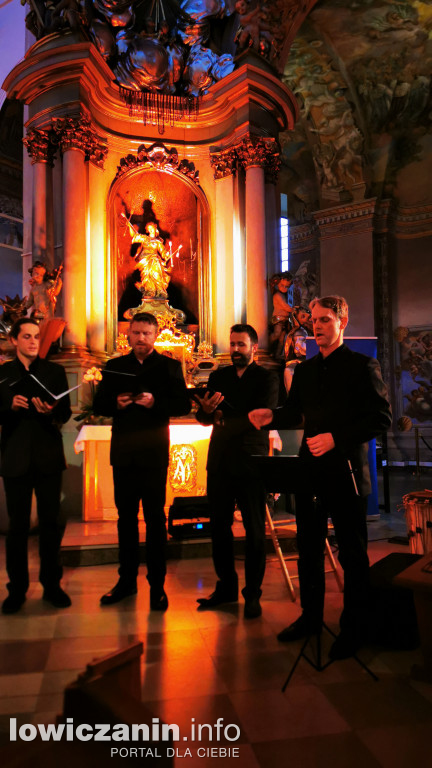 Koncert zespołu Jerycho w kościele pijarów w Łowiczu