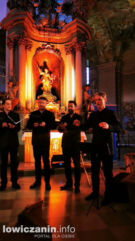 Koncert zespołu Jerycho w kościele pijarów w Łowiczu