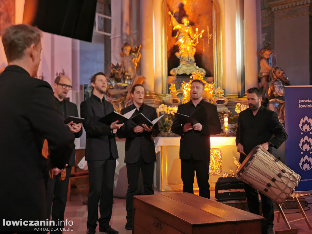 Koncert zespołu Jerycho w kościele pijarów w Łowiczu