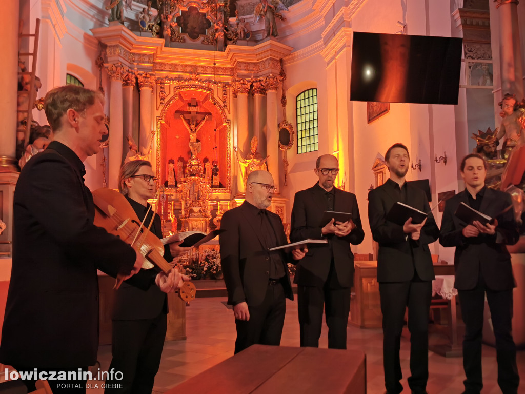 Koncert zespołu Jerycho w kościele pijarów w Łowiczu