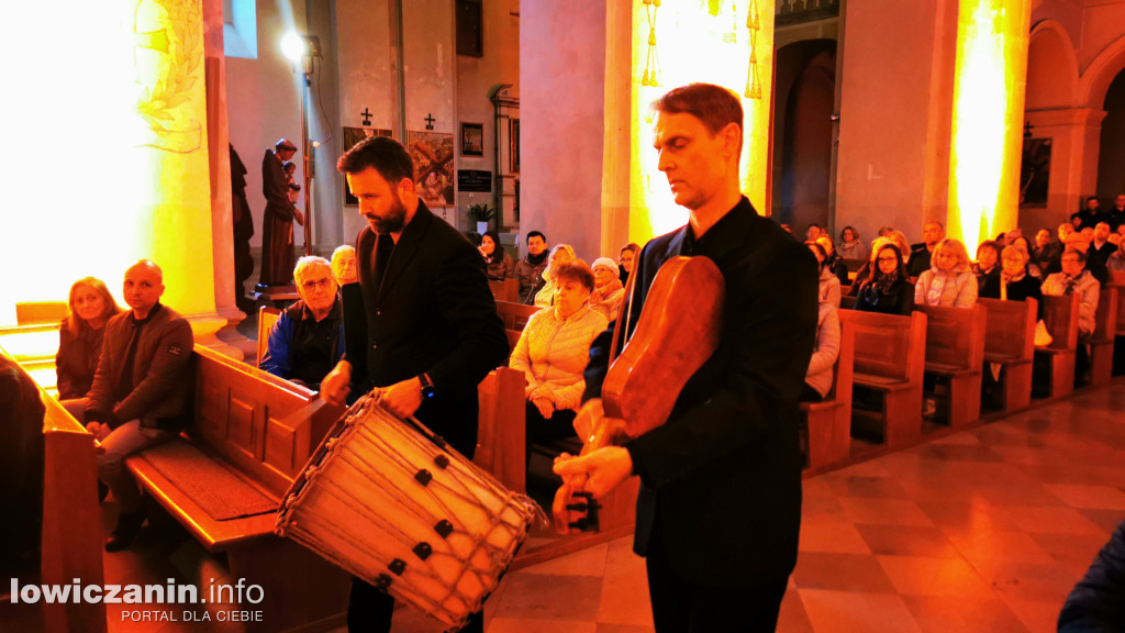 Koncert zespołu Jerycho w kościele pijarów w Łowiczu