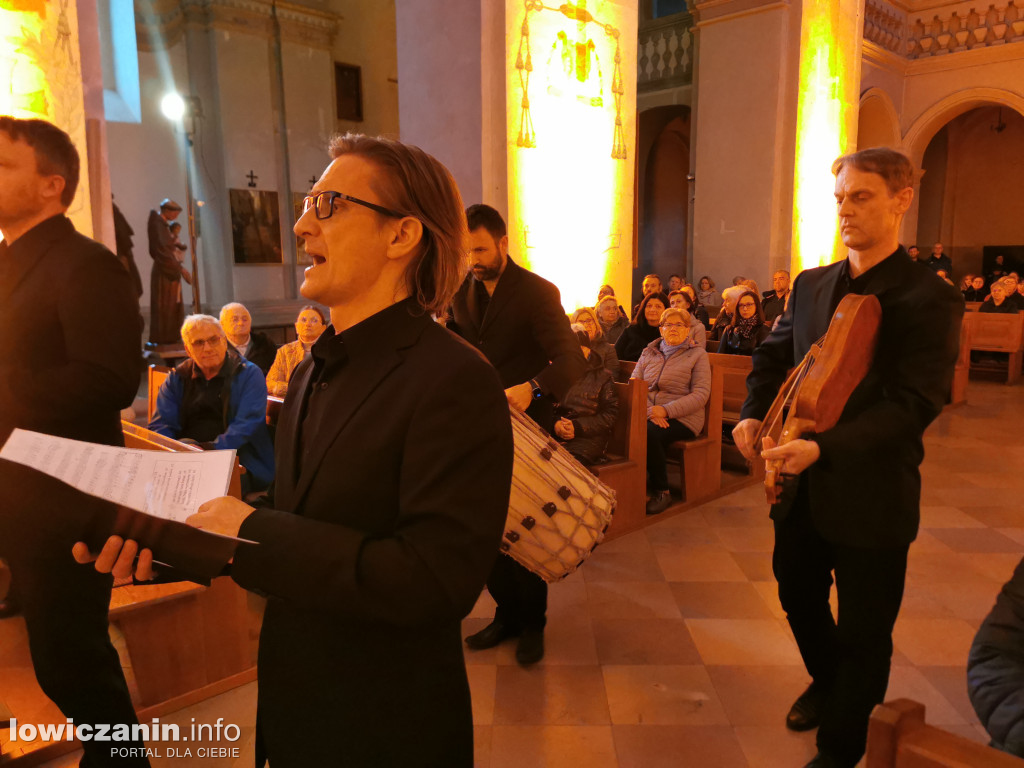 Koncert zespołu Jerycho w kościele pijarów w Łowiczu