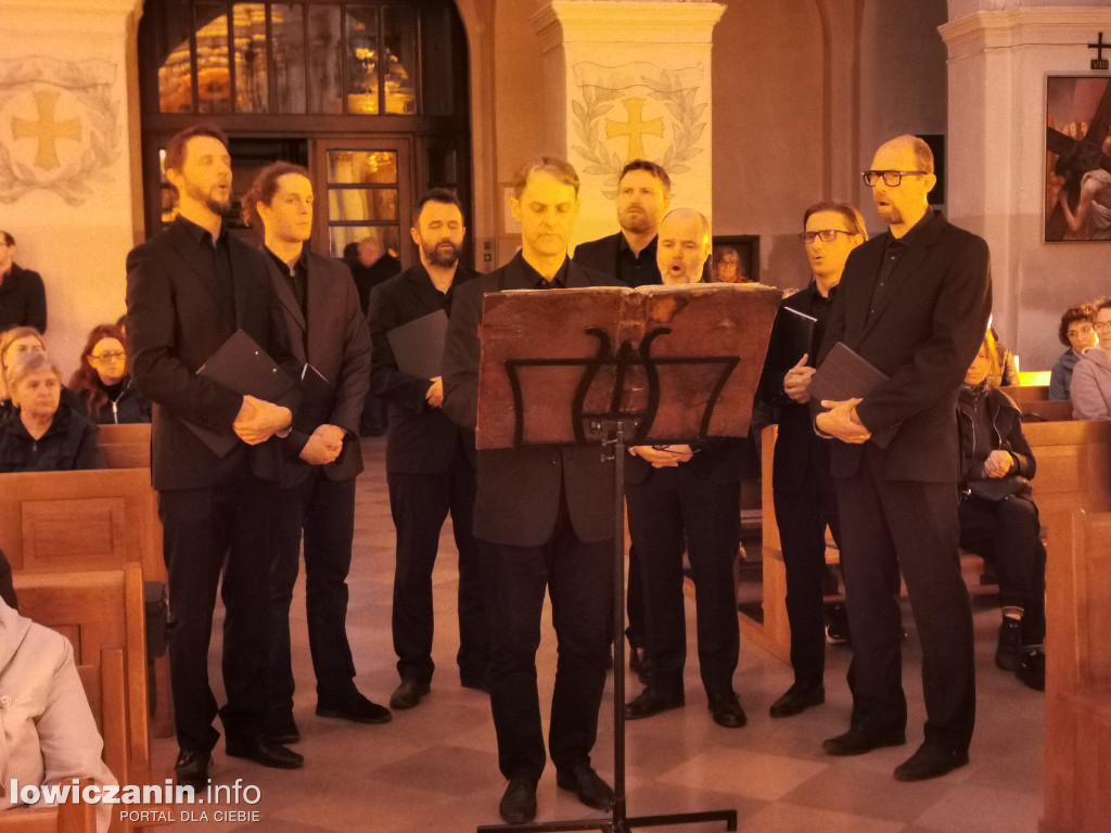 Koncert zespołu Jerycho w kościele pijarów w Łowiczu