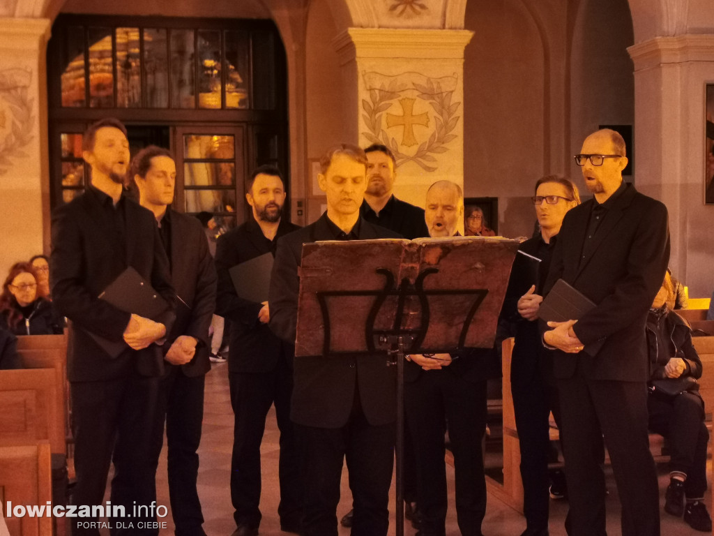 Koncert zespołu Jerycho w kościele pijarów w Łowiczu