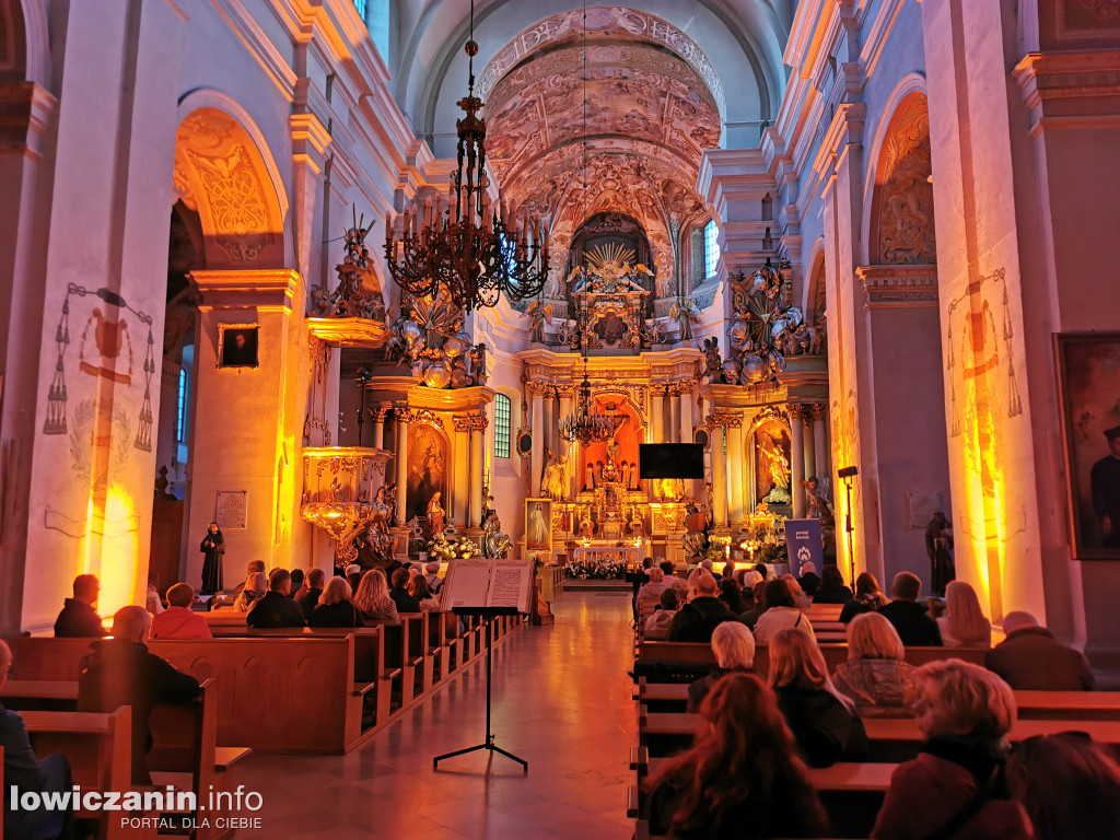 Koncert zespołu Jerycho w kościele pijarów w Łowiczu