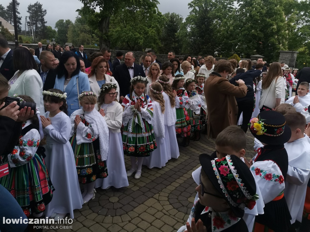 Pierwsza Komunia Święta w kościele w Domaniewicach