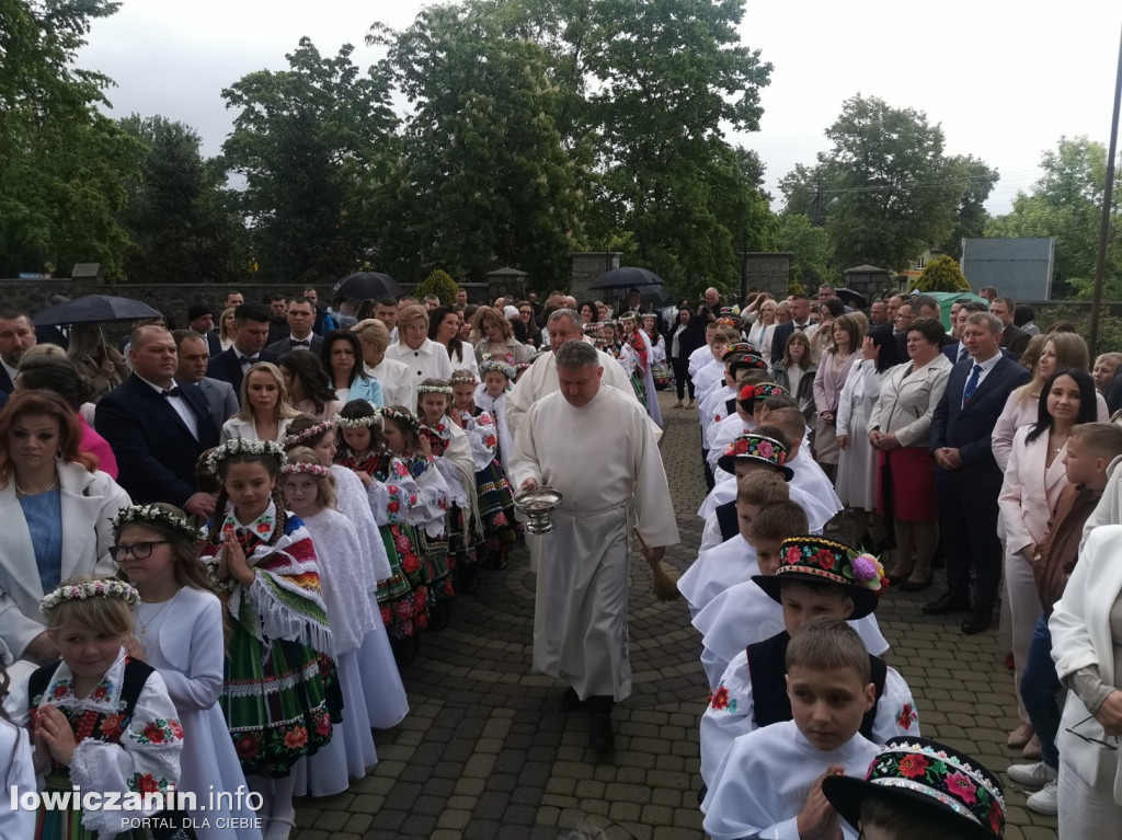Pierwsza Komunia Święta w kościele w Domaniewicach