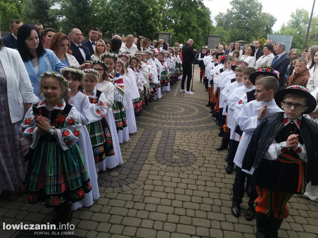 Pierwsza Komunia Święta w kościele w Domaniewicach