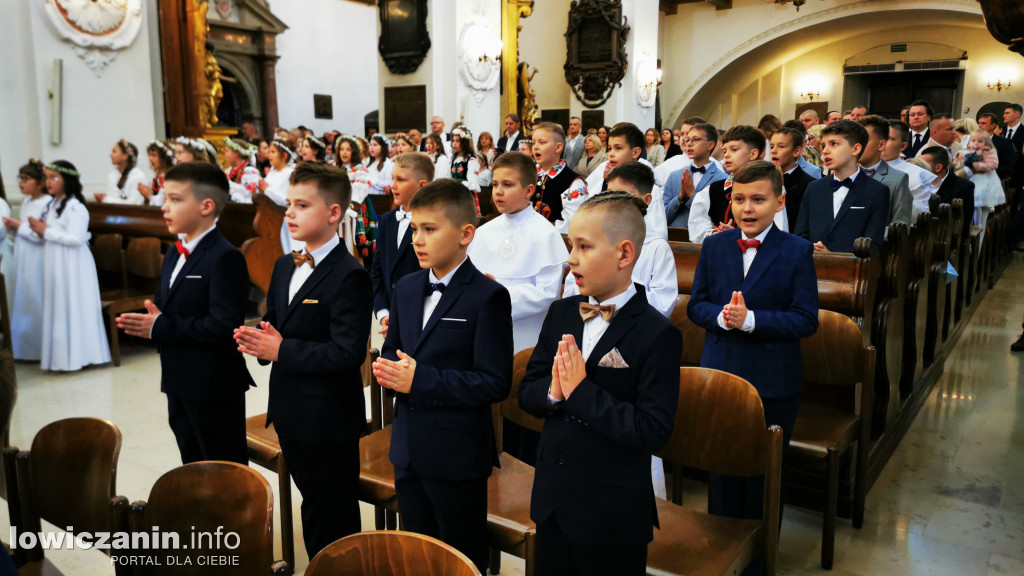 Druga tura tegorocznej (2025) Pierwszej Komunii Świętej w parafii katedralnej w Łowiczu