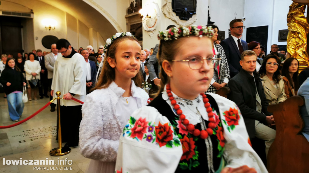 Druga tura tegorocznej (2025) Pierwszej Komunii Świętej w parafii katedralnej w Łowiczu