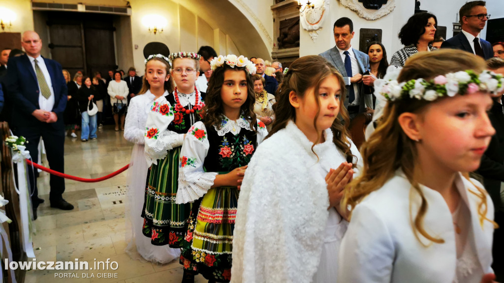 Druga tura tegorocznej (2025) Pierwszej Komunii Świętej w parafii katedralnej w Łowiczu