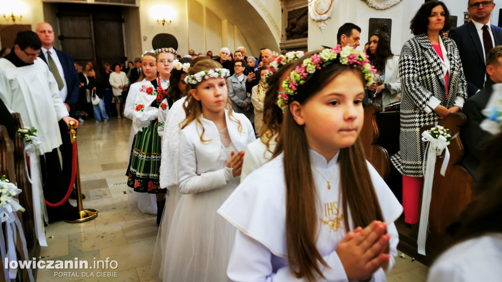 Druga tura tegorocznej (2025) Pierwszej Komunii Świętej w parafii katedralnej w Łowiczu