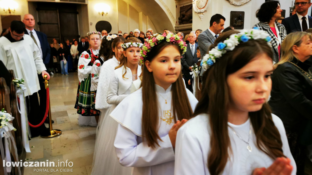 Druga tura tegorocznej (2025) Pierwszej Komunii Świętej w parafii katedralnej w Łowiczu