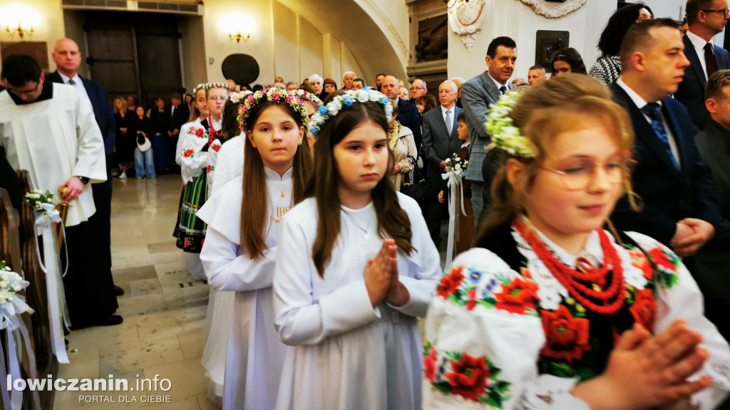 Druga tura tegorocznej (2025) Pierwszej Komunii Świętej w parafii katedralnej w Łowiczu