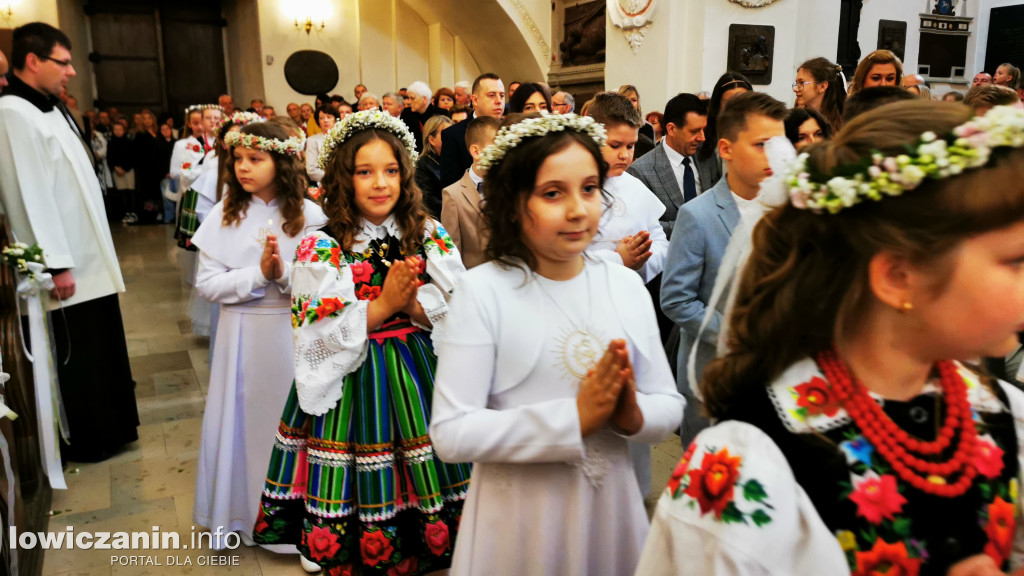 Druga tura tegorocznej (2025) Pierwszej Komunii Świętej w parafii katedralnej w Łowiczu
