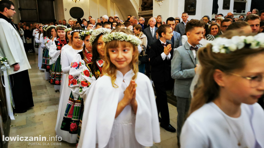 Druga tura tegorocznej (2025) Pierwszej Komunii Świętej w parafii katedralnej w Łowiczu