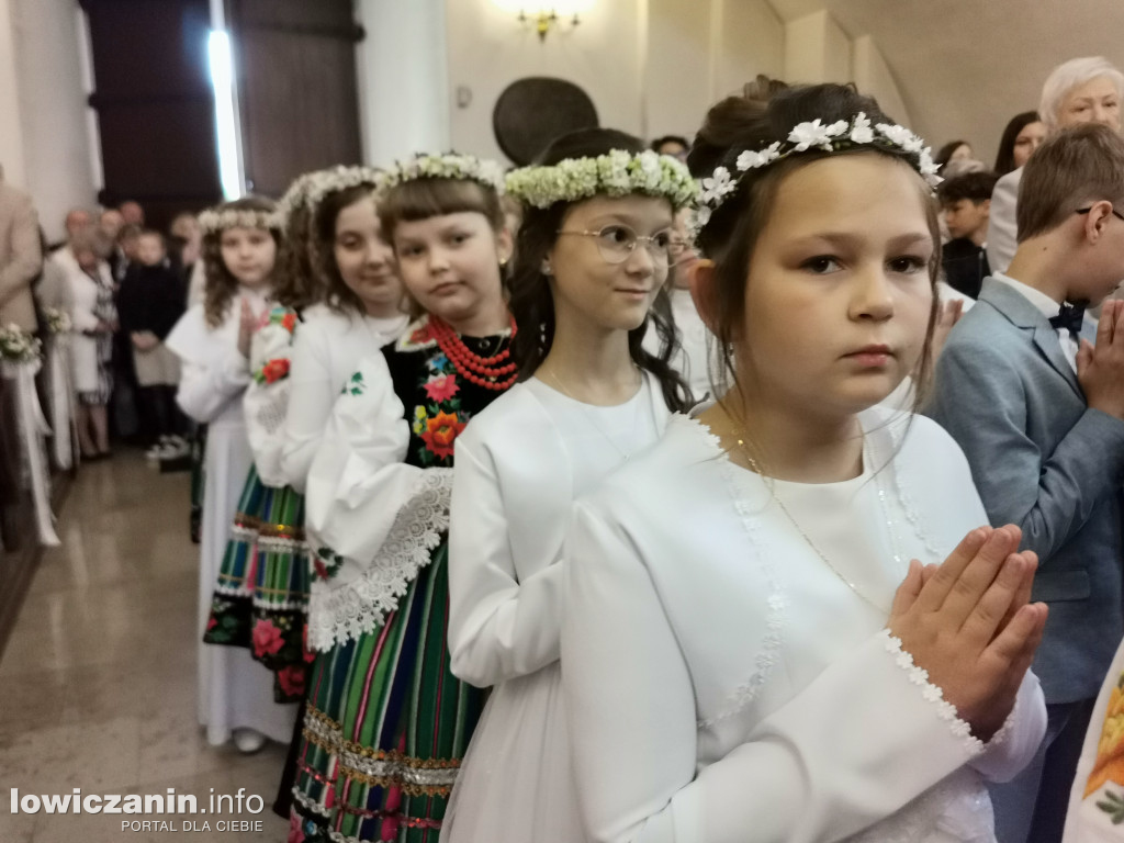 Druga tura tegorocznej (2025) Pierwszej Komunii Świętej w parafii katedralnej w Łowiczu